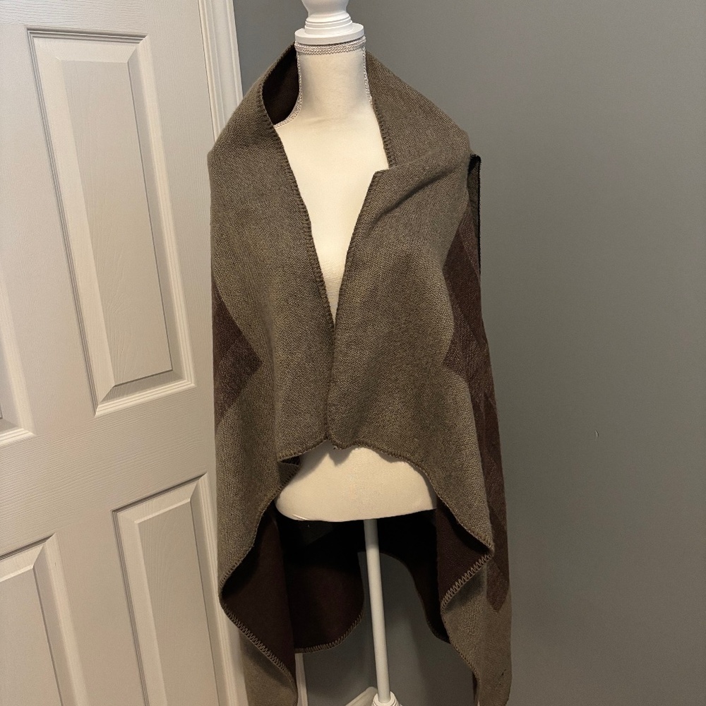 Reversible Sleeveless Sweater Vest